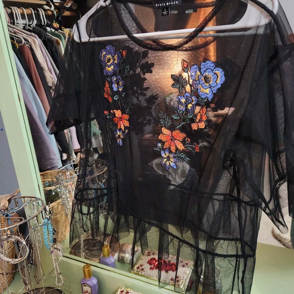 🎀 River Island Black Mesh Top with Floral Embroidery 🎀